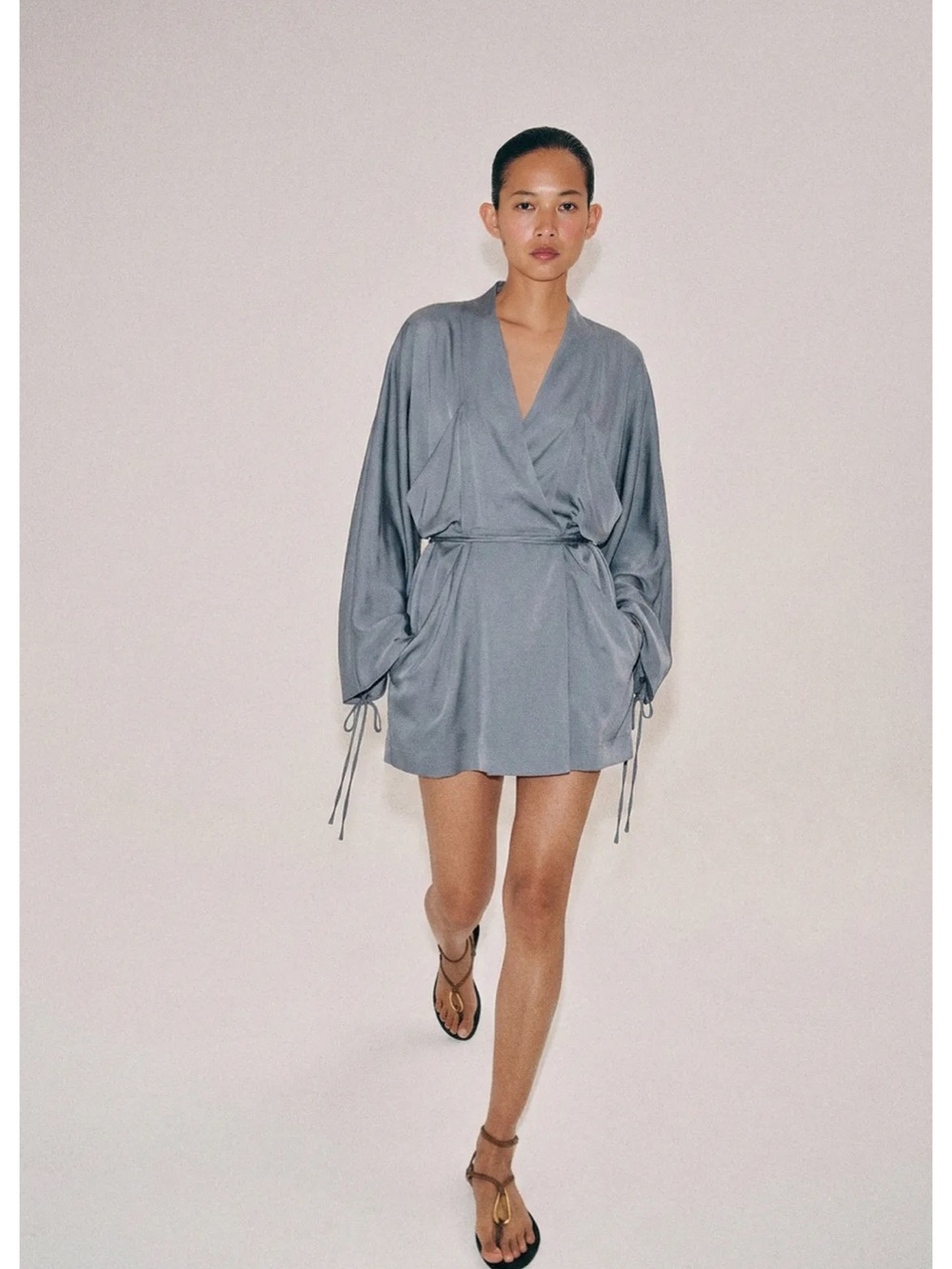 Zara ZW COLLECTION SHORT
WRAP DRESS
XL | BLUE / GRAY